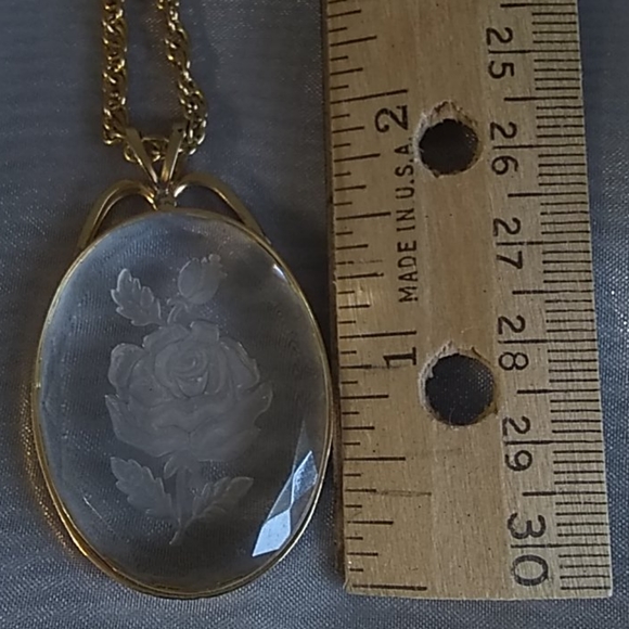 Intaglio rose necklace - Picture 5 of 6